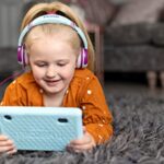 Pebble Gear Disney Frozen Tablet + Headphone Bundle – 7″ HD Display – Parental Controls – Android – WiFi – 500+ Games & Apps – Kid-Proof Bumper Case – Blue Light Filter…