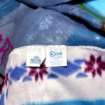 DIISNEY Disney Frozen Princess Anna, Elsa and Olaf Snowflakes and Castle Throw Blanket (Light Blue)